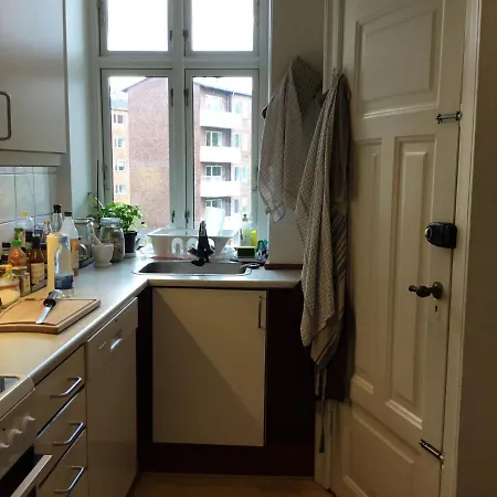 1 Room, In A Privat Apart. Accommodatie bij particulieren *